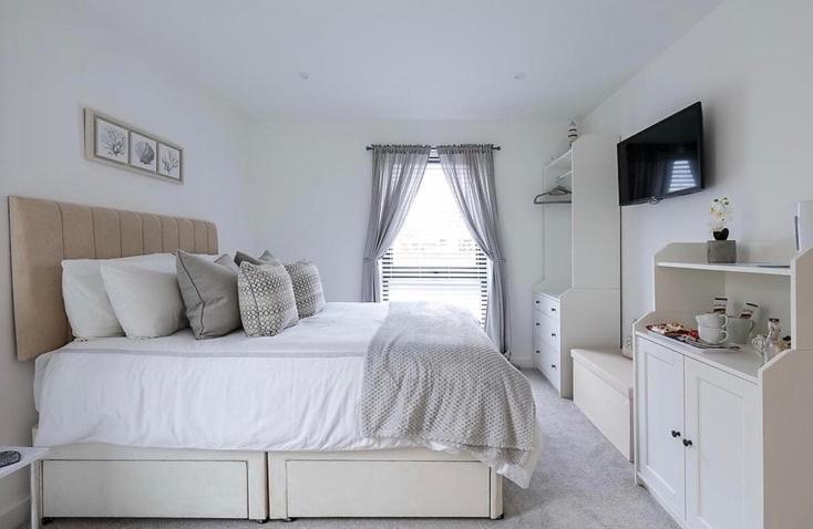 Sea Esta Guesthouse มาดีฟอร์ด ภายนอก รูปภาพ